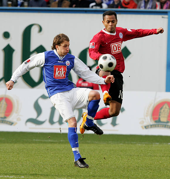 依然艰巨 依然艰巨