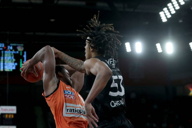 一场较量中 一场较量中