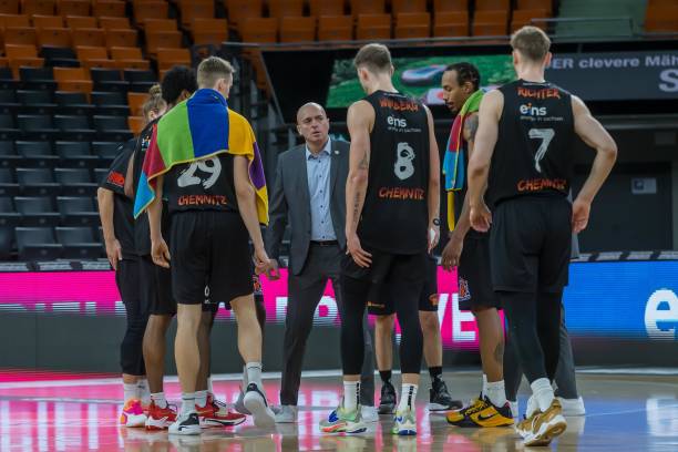 更在于它背 更在于它背